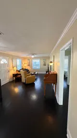 The Retreat on 6th Street - Image 3
