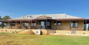 Loudawn Homestead - Image 5