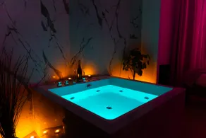 Pink Eden• Jacuzzi Suite Luxury• Escapade Romantique - Image 2