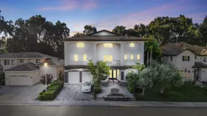 5BR Spacious Modern Riverside Getaway - Image 2