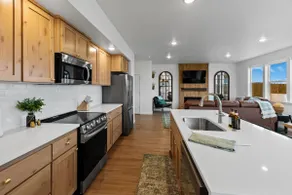 Buffalo Crossing | Spacious Modern Mountain Stay - Image 5