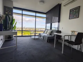 Modern Comfort Stay - Near Stadiums Green Spaces-19 - Image 2