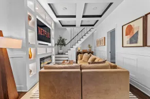 Cozy 4BR with Spa Tub Near UChicago & Obama Center - Image 2
