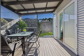 Gina's Retreat - Chic Comfort near Mount Taylor - Image 5