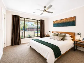 Spacious Home BBQ Spa Garden Close to Shops - Image 3