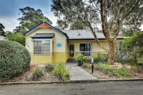 Spacious Two-Bedroom Cottage - Image 2