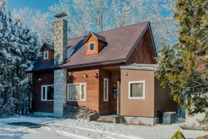 [Entire building] Wood-burning stove and loft in a warm wooden lodge | Apprentice Town | Maximum 4 guests - Image 2
