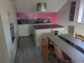4 bedroom apartment with double bed - Image 3
