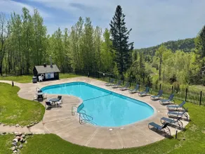 North Shore ski-in/ski-out loft pool and hot tub - Image 3