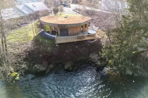 Otters Holt Riverside Retreat Hot Tub near Loch Tay - Image 2