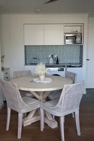 Mooloolaba 2 bedroom Private Suite 600m to beach - Image 4