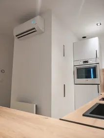 Le York – Comfort, Convenience & A/C in the Heart of Vic - Image 3