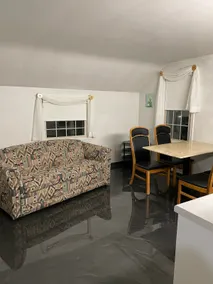Cozy Apartment /w Garage - Image 3