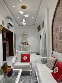 Swank @ Marquise - Charming, Quiet 1 BHK in Bandra - Image 4
