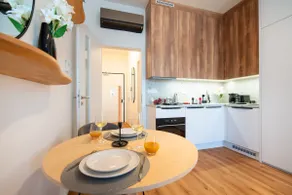 Apt| Free Parking | View | Balcony| Netflix - Image 3