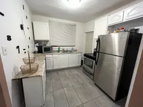 Spacious 420 friendly king bed - Image 4
