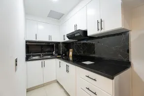 Modern Studio: Pool, Terrace & Private Parking - Image 4