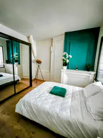 The apartment in the center. - Image 4
