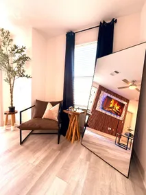 Luxury Apartment Conroe Downtown - Image 5