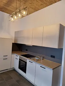 Summit View Apartment - Image 5