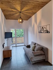 Summit View Apartment - Image 2