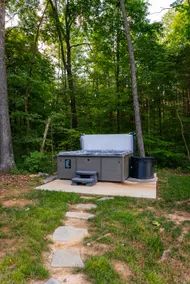 Lakefront Cabin - Hot Tub, Cold Plunge, & Sauna - Image 3