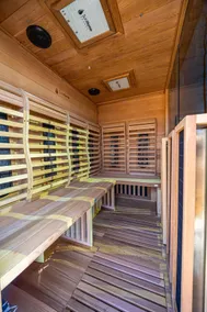 Lakefront Cabin - Hot Tub, Cold Plunge, & Sauna - Image 4