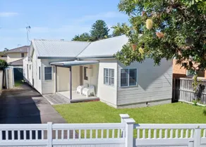 3 BDRM Coastal Retreat | Steps to Blue Bay Beach - Image 2