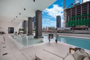 District 225 Miami - Rooftop Pool Gym & City Views - Image 2