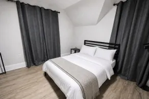 Home for Families | Sleeps 11 | 5 min Downtown - Image 5