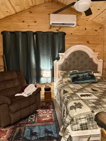 Forrest Cabin: Stocked Lake, Fire Pit, Game Room! - Image 2