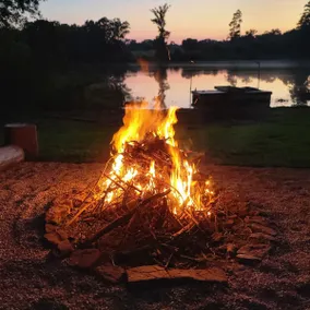 Forrest Cabin: Stocked Lake, Fire Pit, Game Room! - Image 4