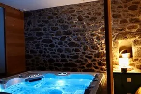 Decompression chamber between Dinan and Saint-Malo. - Image 5