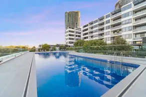 Olympic Park Oasis 2BR Pool Sauna Parking - Image 2