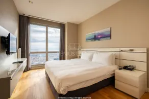 Sirius | Prime Designed 1BR Apt |40.+ Floor View - Image 5