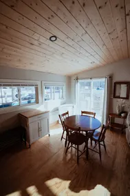 Cozy chalet 10-minute walk to Parlee beach - Image 4