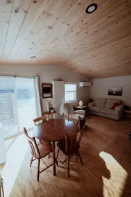 Cozy chalet 10-minute walk to Parlee beach - Image 3