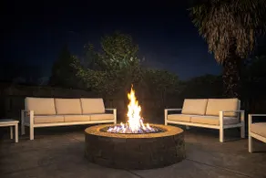 Jacuzzi & Gas Firepit walking distance from Autzen - Image 2