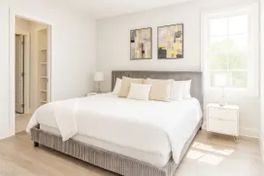 Upscale Deep Ellum Stay Prime Location! - Image 2