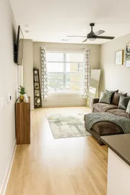 Upscale Deep Ellum Stay Prime Location! - Image 3