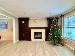 Renovated 4BR Home · Steps to UWaterloo Campus - Image 3