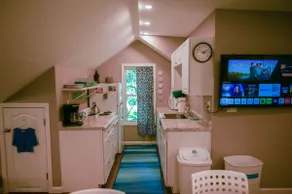 Family- and Eco-Friendly Studio Close to Downtown - Image 4