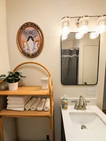 Elegant Linden Hills Home Family-Friendly Walk to Lake - Image 5