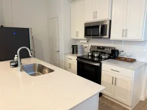 Stylish 1BR Guest Suite •Private Entrance• Kitchen - Image 3