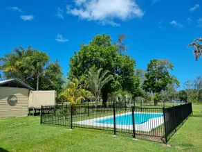 Large Poolside Suite - Image 4