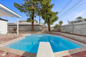 Sleep 16 ~5BR 4BH ~modern ~ pool ~ games ~ central - Image 2
