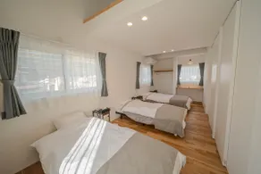 Cafe-style accommodation overlooking Mt. Fuji | 5 minutes from Shitayoshida Station, Chureito Pagoda within walking distance, parking for 2 cars - Image 4