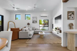 Helm Haven Noosa, poolside paradise found. - Image 5