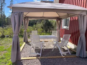 Large house in the yard (animal-free) - Image 3