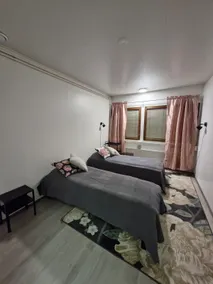 100 sqm apartment with sauna, free parking - Image 4